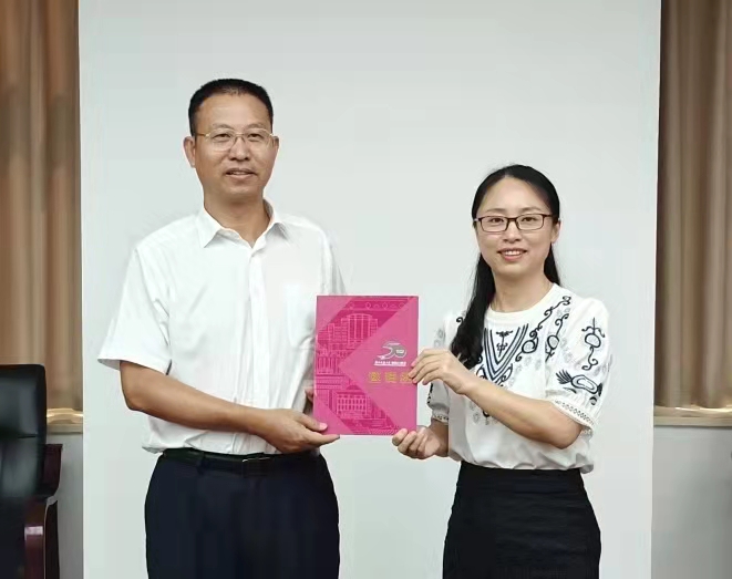 庆五十华诞 强校企合作 校领导赴昌九城际铁路股份有限公司走访