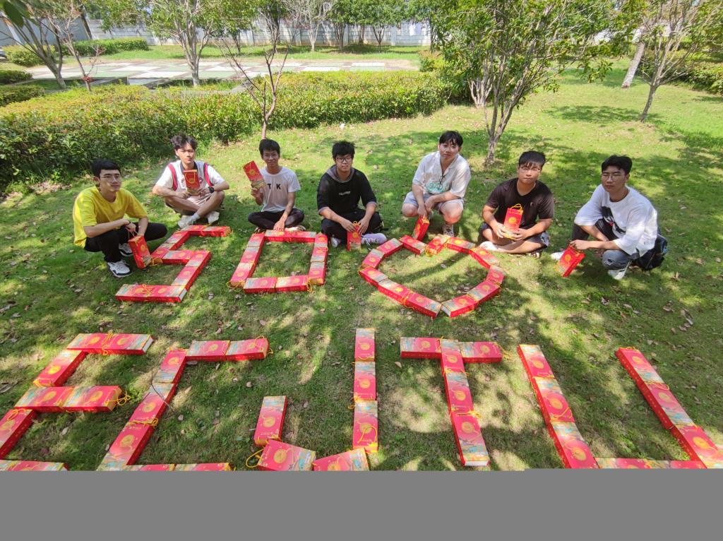 五秩芳华 交心于你 华东交通大学为全体学生发放定制版月饼