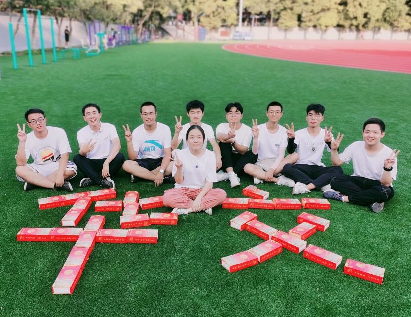 五秩芳华 交心于你 华东交通大学为全体学生发放定制版月饼