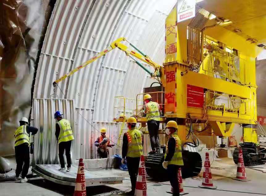 华东交通大学主持研发的国内首台“不中断交通隧道维养台车”助力交通强省建设_fororder_微信图片_20210527151735