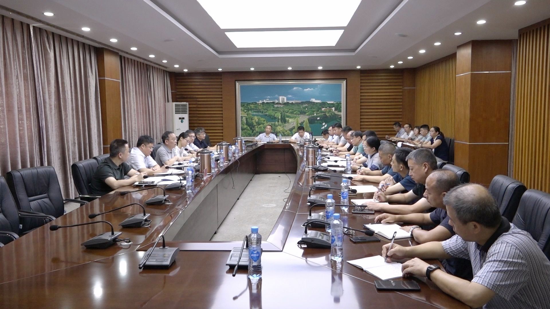 学校召开党委（扩大）会议，传达学习党的二十届三中全会精神