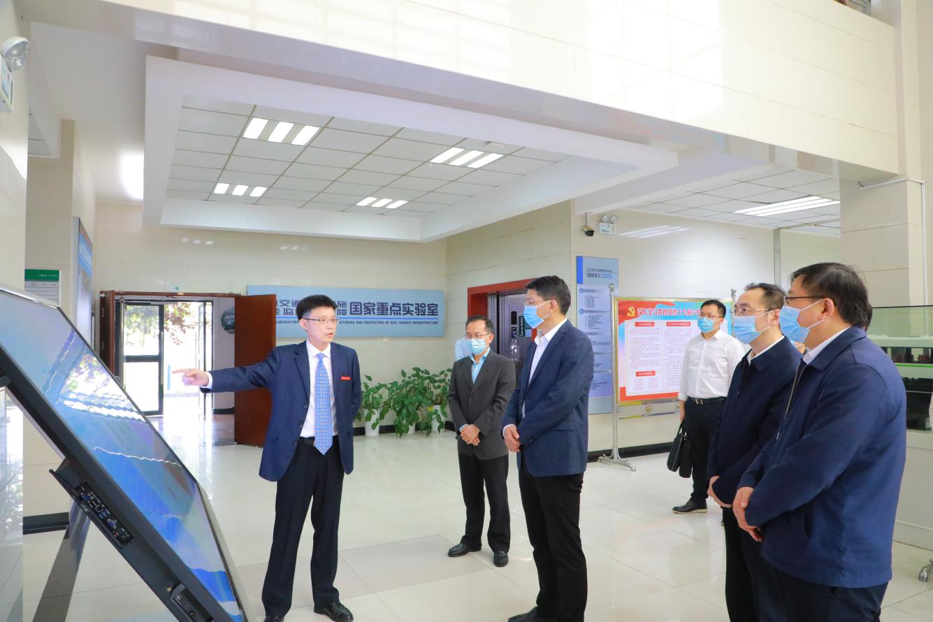 省委常委、组织部部长吴浩到我校调研人才工作