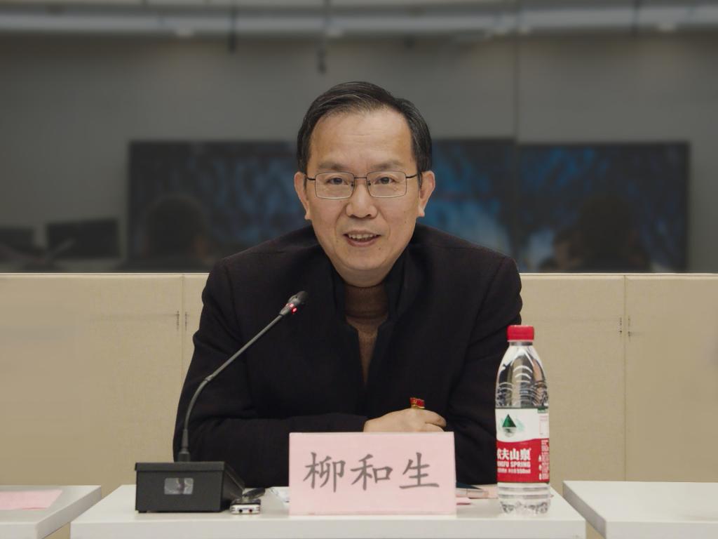 铁心跟党走 铁血铸青春 柳和生深入联系班级参加主题班会